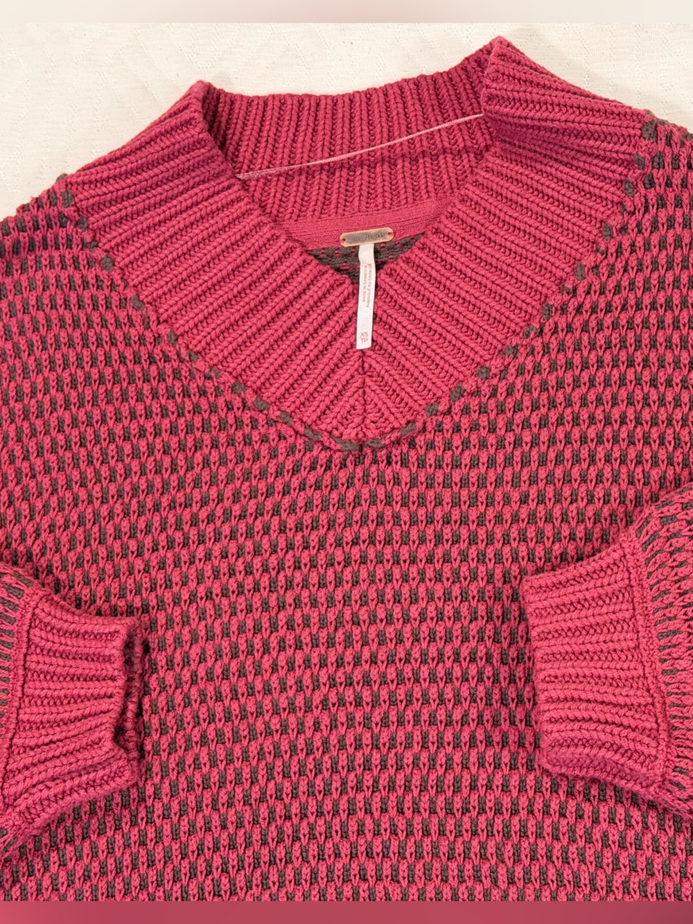 Free People Women's V-Neck Sweater in Red Berry & Brown, Size XS - Picture 2 of 13